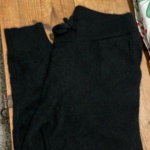 Black, size small, 100% cashmere joggers with pockets